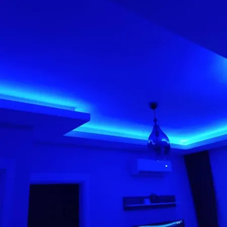 Aliya's Golden Spacious 3 Bed شقة *