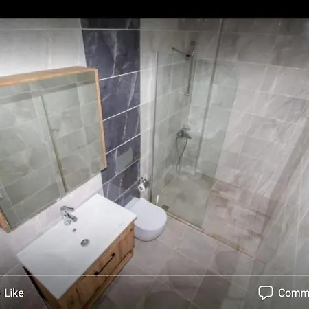Aliya's Golden Spacious 3 Bed شقة *