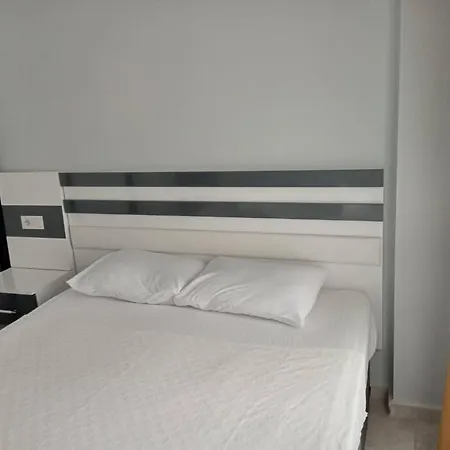 Aliya's Golden Spacious 3 Bed شقة *