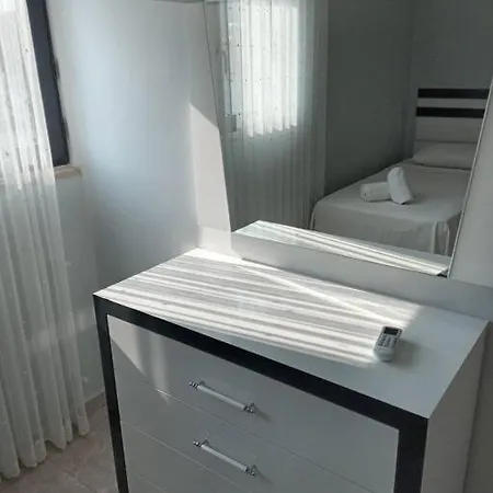 Апартаменты Aliya's Golden Spacious 3 Bed