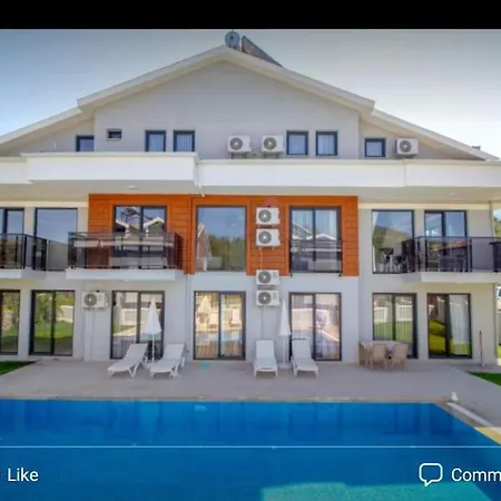 Aliya's Golden Spacious 3 Bed *