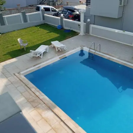 Aliya's Golden Spacious 3 Bed Apartment Fethiye