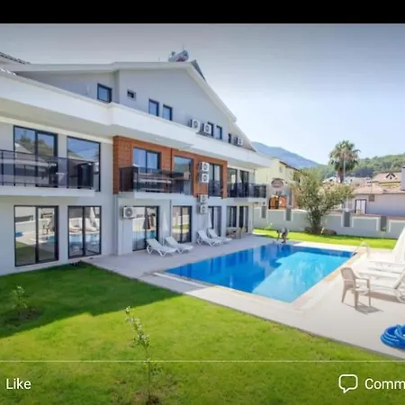 Aliya's Golden Spacious 3 Bed